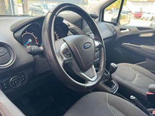 13200 : HYUNDAI Arles - Lexa Automobile - FORD TRANSIT COURIER FOURGON AMBIENTE - TRANSIT COURIER - Blanc - Boîte manuelle - Diesel