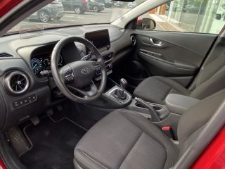 92250 : Hyundai Motor Company - HYUNDAI Kona - Kona - Pulse Red Métal - Traction - Essence/Micro-Hybride