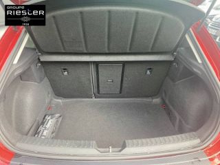 75010 : Hyundai Paris Nord - Goncourt Automobiles - SEAT LEON FR - LEON IV - Rouge - Automate sequentiel - Essence sans plomb