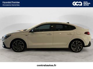 75010 : Hyundai Paris Nord - Goncourt Automobiles - HYUNDAI i30 FASTBACK N Line - i30 III - Blanc - Boîte séquentielle - Essence sans plomb