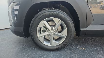 75010 : Hyundai Paris Nord - Goncourt Automobiles - HYUNDAI KONA Intuitive - KONA II - ECOTRONIC GRAY - Automate sequentiel - Essence / Courant électrique