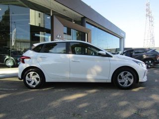 75010 : Hyundai Paris Nord - Goncourt Automobiles - HYUNDAI i20 Initia - i20 III - Blanc - Boîte manuelle - Essence sans plomb