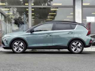 57200 : Hyundai Sarreguemines - Theobald Automobiles - HYUNDAI Bayon - Bayon - Mangrove Green Métal - Traction - Essence/Micro-Hybride