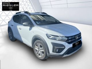 75010 : Hyundai Paris Nord - Goncourt Automobiles - DACIA SANDERO Stepway Essentiel - SANDERO III - BLANC - Boîte manuelle - Essence ou gaz