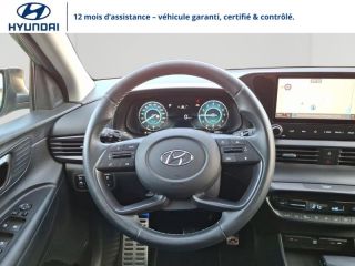 56000 : Hyundai Vannes - Park Lann Automobiles - HYUNDAI Bayon - Bayon - Mangrove Green Métal/Toit/rétros Black - Traction - Essence/Micro-Hybride
