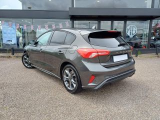 54520 : Hyundai Nancy - Théobald Automobiles - FORD Focus - Focus - Gris Magnetic métallisé Premium - Traction - Essence/Micro-Hybride