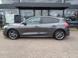 54520 : Hyundai Nancy - Théobald Automobiles - FORD Focus - Focus - Gris Magnetic métallisé Premium - Traction - Essence/Micro-Hybride