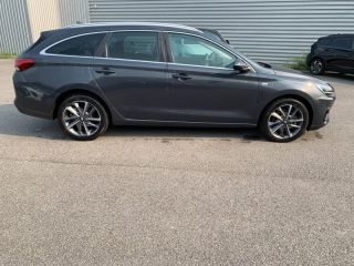 29200 : Hyundai Brest - Iroise Automobiles - HYUNDAI i30 SW - i30 SW - Dark Knight Métal - Traction - Essence/Micro-Hybride