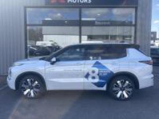 54520 : Hyundai Nancy - Théobald Automobiles - MITSUBISHI Outlander - Outlander - Diamond White Spéciale/Toit Noir - Transmission intégrale - Hybride rechargeable : Essence/Electrique