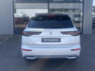 54520 : Hyundai Nancy - Théobald Automobiles - MITSUBISHI Outlander - Outlander - Diamond White Spéciale/Toit Noir - Transmission intégrale - Hybride rechargeable : Essence/Electrique
