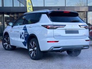 54520 : Hyundai Nancy - Théobald Automobiles - MITSUBISHI Outlander - Outlander - Diamond White Spéciale/Toit Noir - Transmission intégrale - Hybride rechargeable : Essence/Electrique