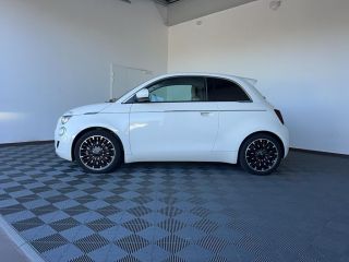 75010 : Hyundai Paris Nord - Goncourt Automobiles - FIAT 500e BERLINE MY22 SERIE 1 STEP 2 La Prima by Bocelli - 500 III - Blanc - Automate à fonct. Continu - Courant électrique