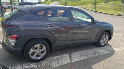 75010 : Hyundai Paris Nord - Goncourt Automobiles - HYUNDAI KONA Intuitive - KONA II - Gris - Automate sequentiel - Essence / Courant électrique