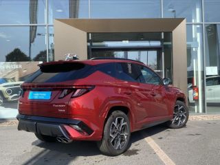 92250 : Hyundai Motor Company - HYUNDAI Tucson - Tucson - Ultimate Red Métal - Traction - Hybride : Essence/Electrique