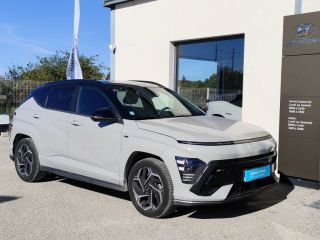 13200 : HYUNDAI Arles - Lexa Automobile - HYUNDAI KONA N Line Executive - KONA II - Gris - Automate sequentiel - Essence / Courant électrique