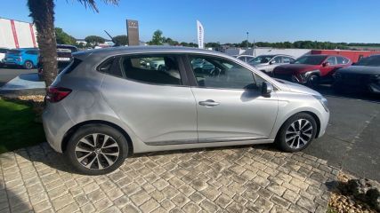 75010 : Hyundai Paris Nord - Goncourt Automobiles - RENAULT CLIO V Zen - CLIO V - Gris - Boîte manuelle - Essence ou gaz