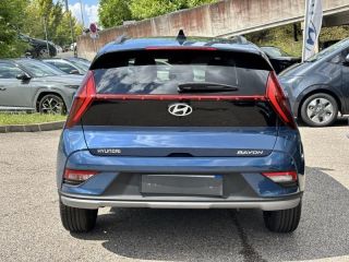 54520 : Hyundai Nancy - Théobald Automobiles - HYUNDAI Bayon - Bayon - Vibrant Blue Métal - Traction - Essence