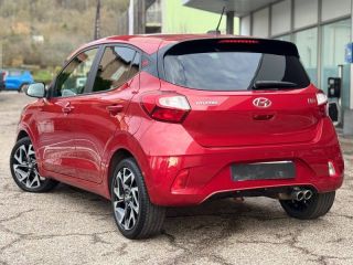 54520 : Hyundai Nancy - Théobald Automobiles - HYUNDAI i10 - i10 - Dragon Red Métal/Toit/rétros Black - Traction - Essence