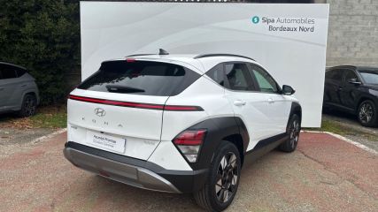 75010 : Hyundai Paris Nord - Goncourt Automobiles - HYUNDAI KONA Creative - KONA (02/2023) - BLANC - Automate sequentiel - Essence / Courant électrique
