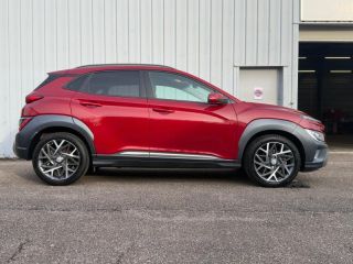54520 : Hyundai Nancy - Théobald Automobiles - HYUNDAI Kona - Kona - Pulse Red Métal - Traction - Hybride : Essence/Electrique