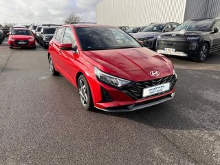 29200 : Hyundai Brest - Iroise Automobiles - HYUNDAI i20 - i20 - Dragon Red Métal - Traction - Essence