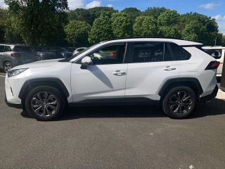 75010 : Hyundai Paris Nord - Goncourt Automobiles - TOYOTA RAV4 HYBRIDE MY22 Lounge - RAV4 V - Blanc - Automate à fonct. Continu - Essence / Courant électrique