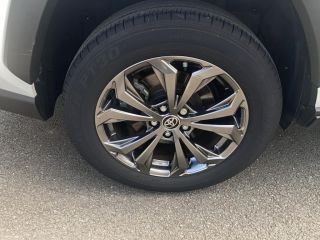 75010 : Hyundai Paris Nord - Goncourt Automobiles - TOYOTA RAV4 HYBRIDE MY22 Lounge - RAV4 V - Blanc - Automate à fonct. Continu - Essence / Courant électrique