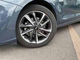 92250 : Hyundai Motor Company - HYUNDAI i30 SW - i30 SW - Teal Blue Métal - Traction - Essence/Micro-Hybride