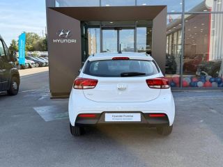72100 : Hyundai Le Mans - GCH LE MANS - KIA Rio - Rio - Blanc - Traction - Essence