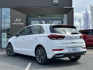 54520 : Hyundai Nancy - Théobald Automobiles - HYUNDAI i30 - i30 - Serenity White métal - Traction - Essence