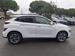 56000 : Hyundai Vannes - Park Lann Automobiles - HYUNDAI Kona - Kona - Chalk White Métal - Traction - Electrique