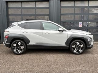54520 : Hyundai Nancy - Théobald Automobiles - HYUNDAI Kona - Kona - Cyber Gray métallisé - Traction - Hybride : Essence/Electrique