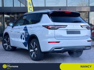 54520 : Hyundai Nancy - Théobald Automobiles - MITSUBISHI Outlander - Outlander - Diamond White Spéciale/Toit Noir - Transmission intégrale - Hybride rechargeable : Essence/Electrique