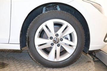 75010 : Hyundai Paris Nord - Goncourt Automobiles - VOLKSWAGEN GOLF Life 1st - GOLF VIII - BLANC - Automate sequentiel - Diesel