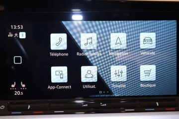 75010 : Hyundai Paris Nord - Goncourt Automobiles - VOLKSWAGEN GOLF Life 1st - GOLF VIII - BLANC - Automate sequentiel - Diesel