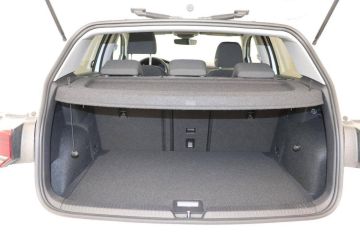 75010 : Hyundai Paris Nord - Goncourt Automobiles - VOLKSWAGEN GOLF Life 1st - GOLF VIII - BLANC - Automate sequentiel - Diesel