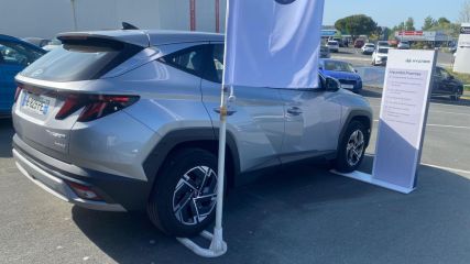 75010 : Hyundai Paris Nord - Goncourt Automobiles - HYUNDAI TUCSON Initia - TUCSON IV - Gris - Boîte automatique - Essence / Courant électrique