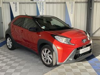 29200 : Hyundai Brest - Iroise Automobiles - TOYOTA Aygo X - Aygo X - Bi-Ton Rouge Piment premium/Toit noir - Traction - Essence