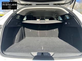 75010 : Hyundai Paris Nord - Goncourt Automobiles - PEUGEOT 308 SW Allure - 308 III - BLANC - Boîte automatique - Essence / Courant électrique