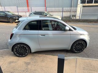 75010 : Hyundai Paris Nord - Goncourt Automobiles - FIAT 500e BERLINE MY22 SERIE 1 STEP 1 La Prima - 500 III - Bleu - Automate à fonct. Continu - Courant électrique