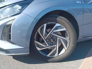 92250 : Hyundai Motor Company - HYUNDAI i20 - i20 - Intense Blue Métal - Traction - Essence/Micro-Hybride