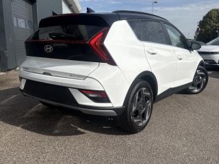 54520 : Hyundai Nancy - Théobald Automobiles - HYUNDAI Bayon - Bayon - Atlas White/Toit+rétros Black - Traction - Essence