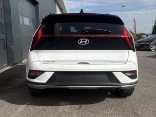 54520 : Hyundai Nancy - Théobald Automobiles - HYUNDAI Bayon - Bayon - Atlas White/Toit+rétros Black - Traction - Essence