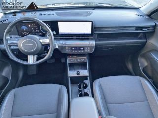 75010 : Hyundai Paris Nord - Goncourt Automobiles - HYUNDAI KONA Creative - KONA (02/2023) - ABYSS BLACK - Automate sequentiel - Essence / Courant électrique