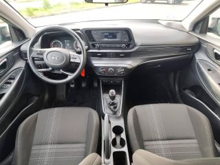 92250 : Hyundai Motor Company - HYUNDAI Bayon - Bayon - Mangrove Green Métal - Traction - Essence/Micro-Hybride