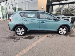 92250 : Hyundai Motor Company - HYUNDAI Bayon - Bayon - Mangrove Green Métal - Traction - Essence/Micro-Hybride