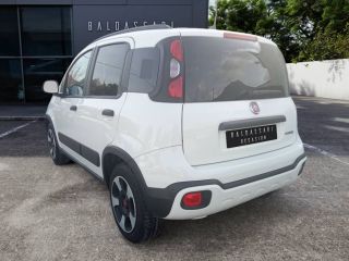 75010 : Hyundai Paris Nord - Goncourt Automobiles - FIAT PANDA City Cross - PANDA III - Blanc - Boîte manuelle - Essence sans plomb