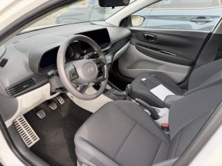 14112 : Hyundai Caen - Trajectoire Automobiles - HYUNDAI Bayon - Bayon - Atlas White - Traction - Essence