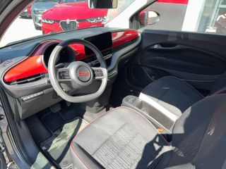 75010 : Hyundai Paris Nord - Goncourt Automobiles - FIAT 500e CABRIOLET MY22 SERIE 1 STEP 1 (RED) - 500 III - Gris - Automate à fonct. Continu - Courant électrique