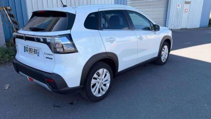 75010 : Hyundai Paris Nord - Goncourt Automobiles - SUZUKI S-CROSS Privilège - S-CROSS II - Blanc - Boîte manuelle - Essence sans plomb